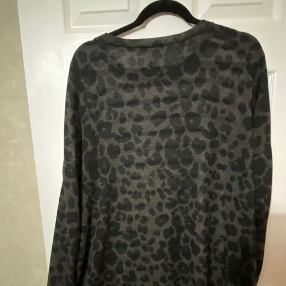 Top - Picture 2 of 2